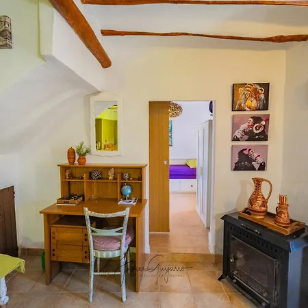 Casa De Pueblo En Alicante. Cuquet De Llum. Сasa de vacaciones