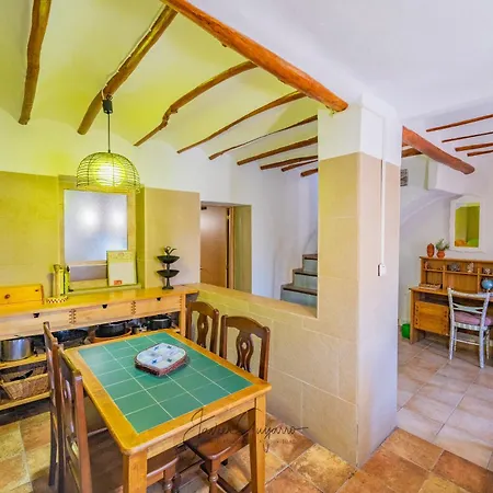 Casa De Pueblo En Alicante. Cuquet De Llum. Onil