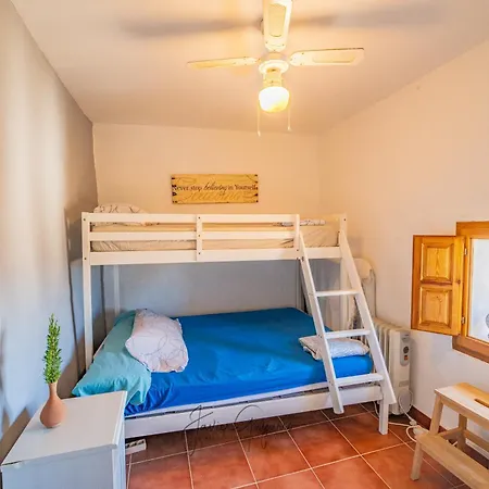 Casa De Pueblo En Alicante. Cuquet De Llum. Сasa de vacaciones Onil
