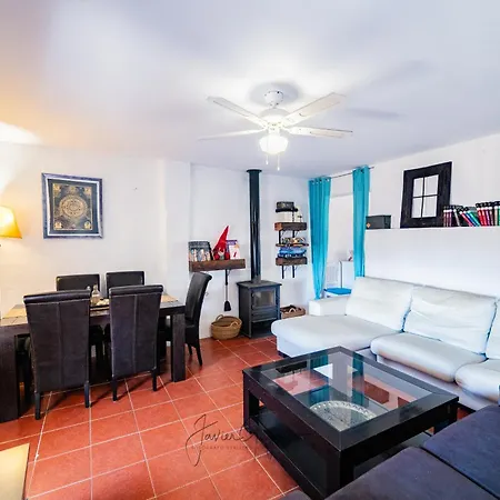 Casa De Pueblo En Alicante. Cuquet De Llum. Сasa de vacaciones *