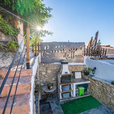 Casa De Pueblo En Alicante. Cuquet De Llum. Сasa de vacaciones *