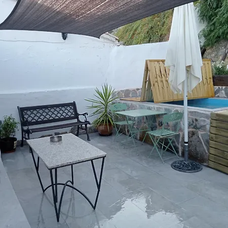 Casa De Pueblo En Alicante. Cuquet De Llum. Сasa de vacaciones Onil
