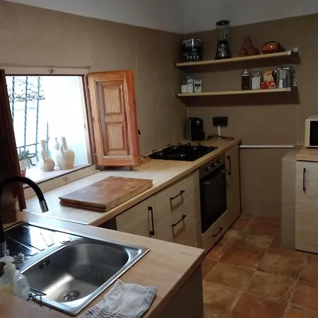 Casa De Pueblo En Alicante. Cuquet De Llum. Сasa de vacaciones